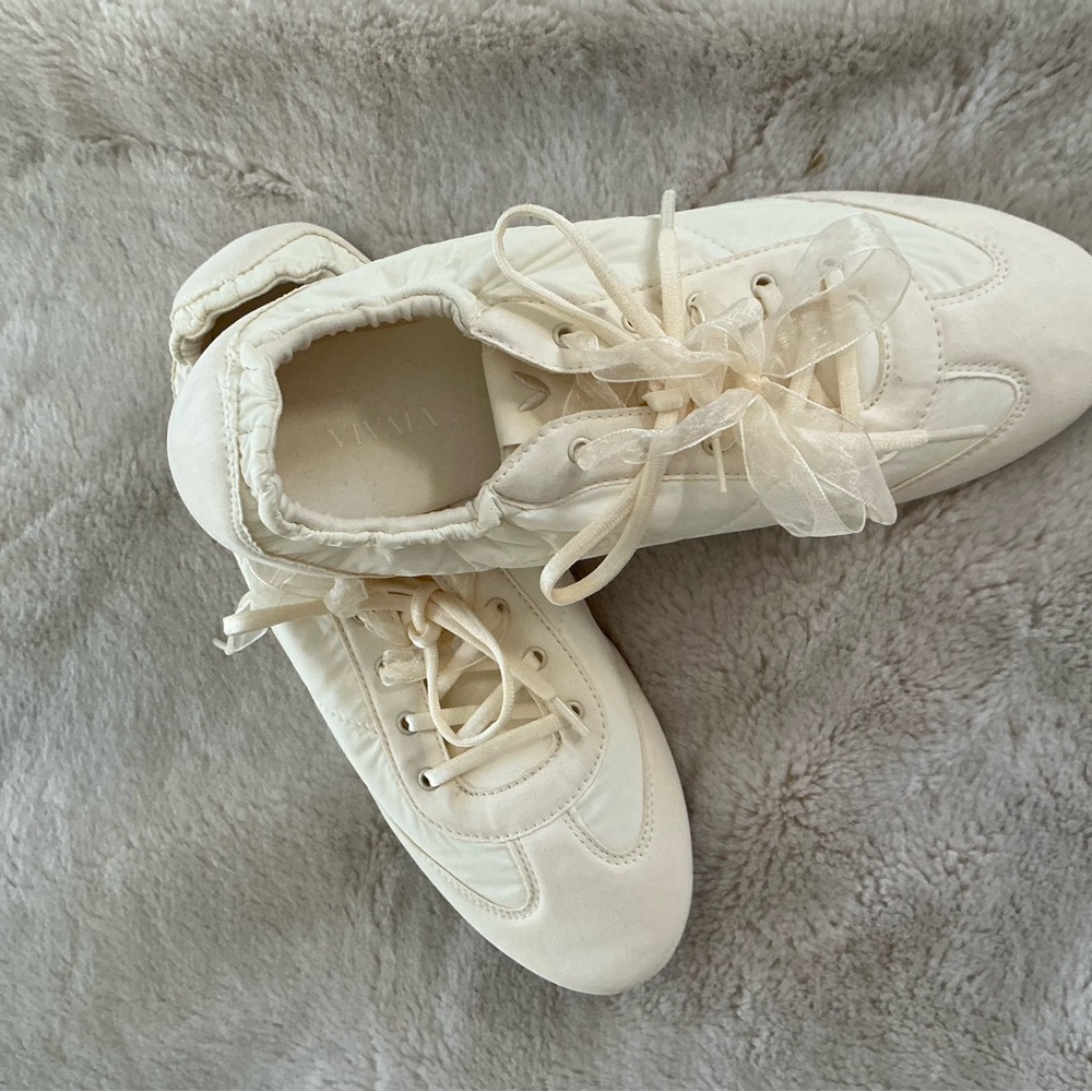 NEW Vivaia Jogger Sneakerina (Yancy) - Seashell Spot Natural US8